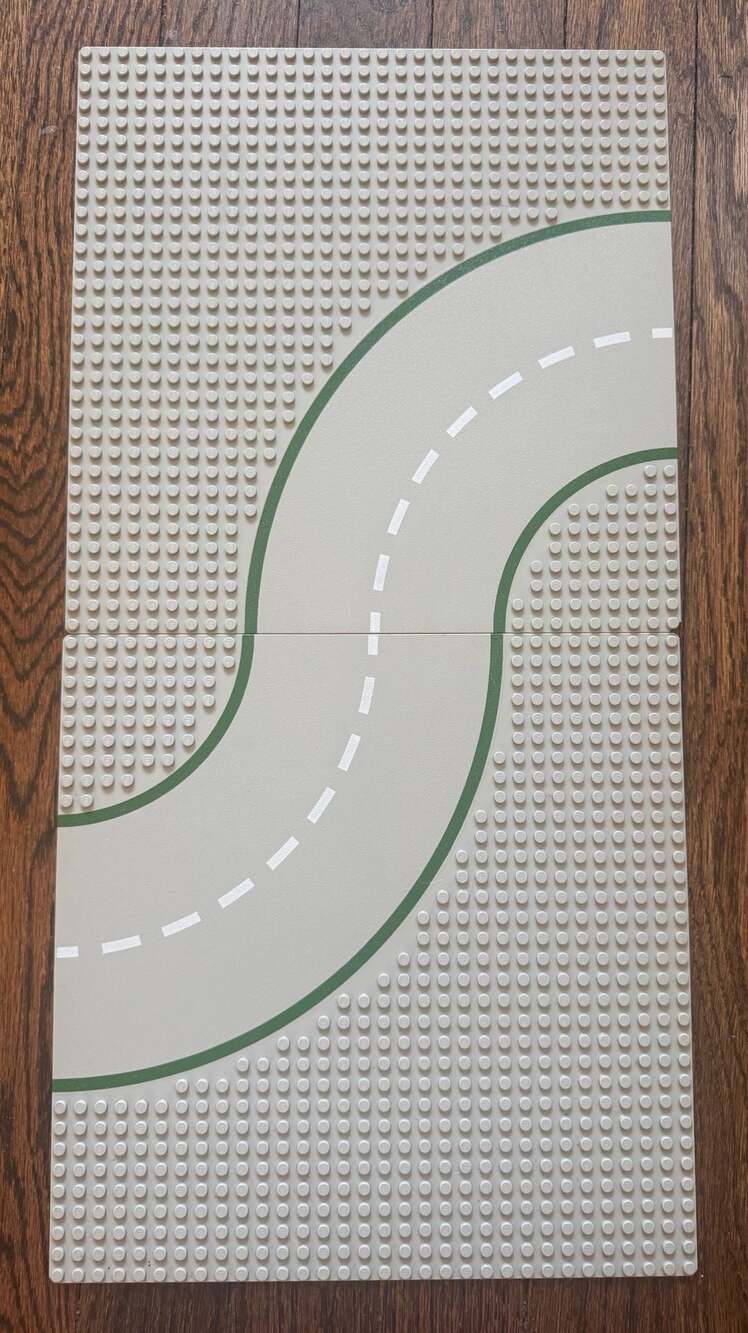 VINTAGE LEGO TOWN Curved Road Baseplates 32x32 (2 pcs) BUILDING ACCESSORIES